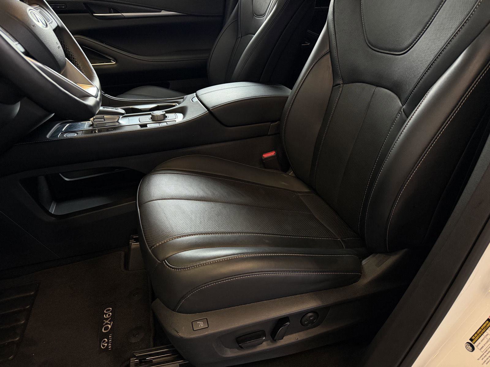 Used 2023 INFINITI QX60 Sensory w/ Vision Package AWD/4WD image 11