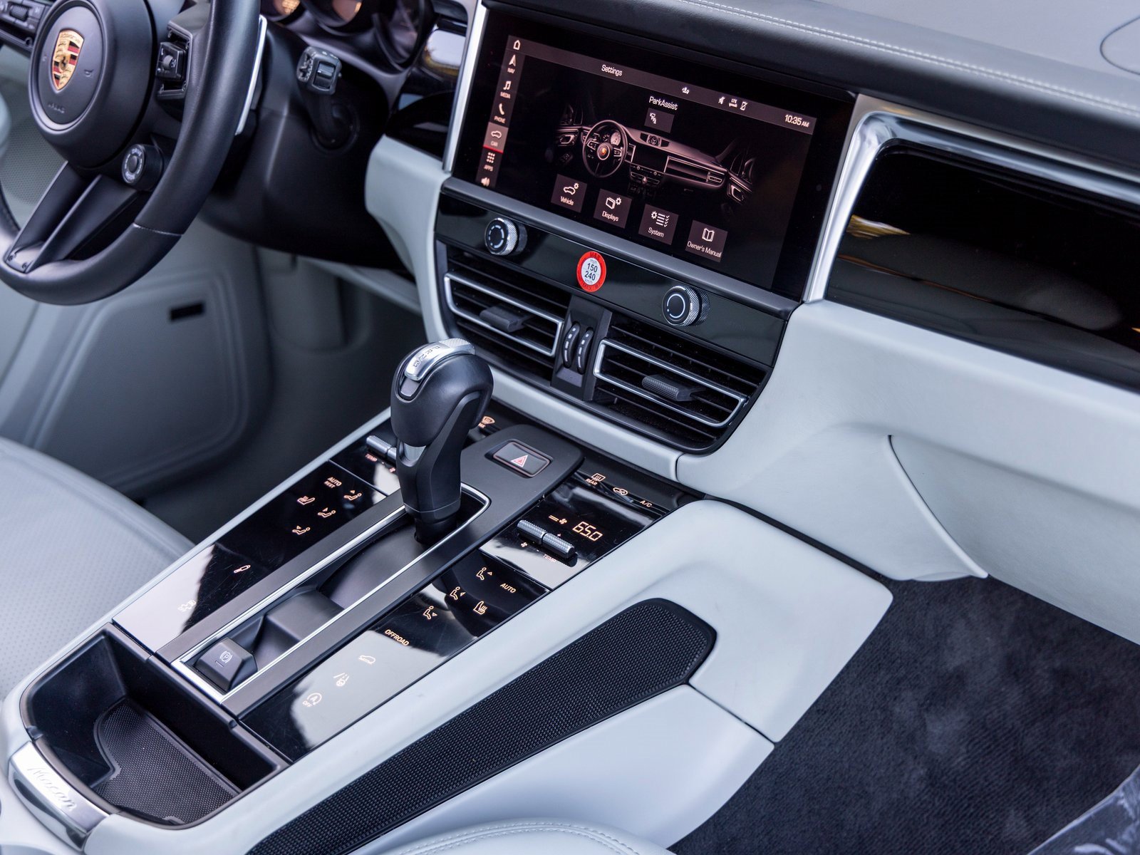 Certified 2024 Porsche Macan Turbo image 52