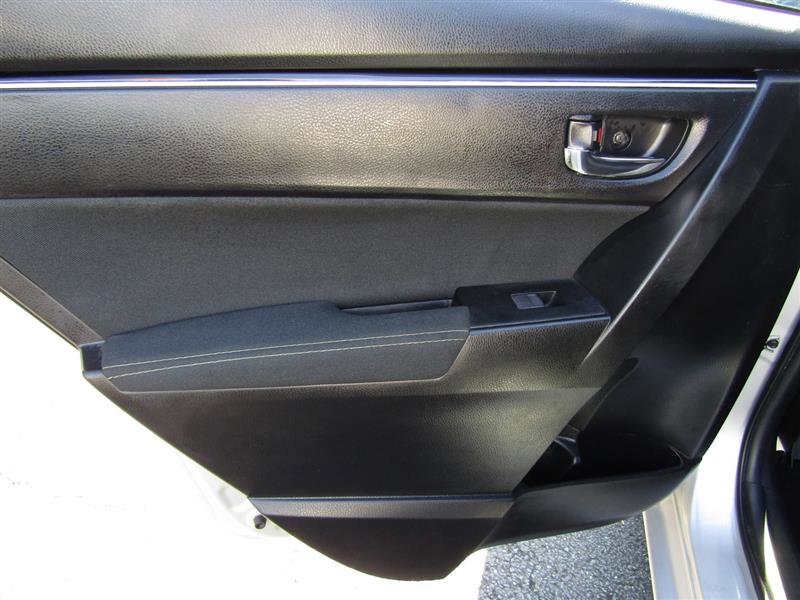 Used 2018 Toyota Corolla LE image 23