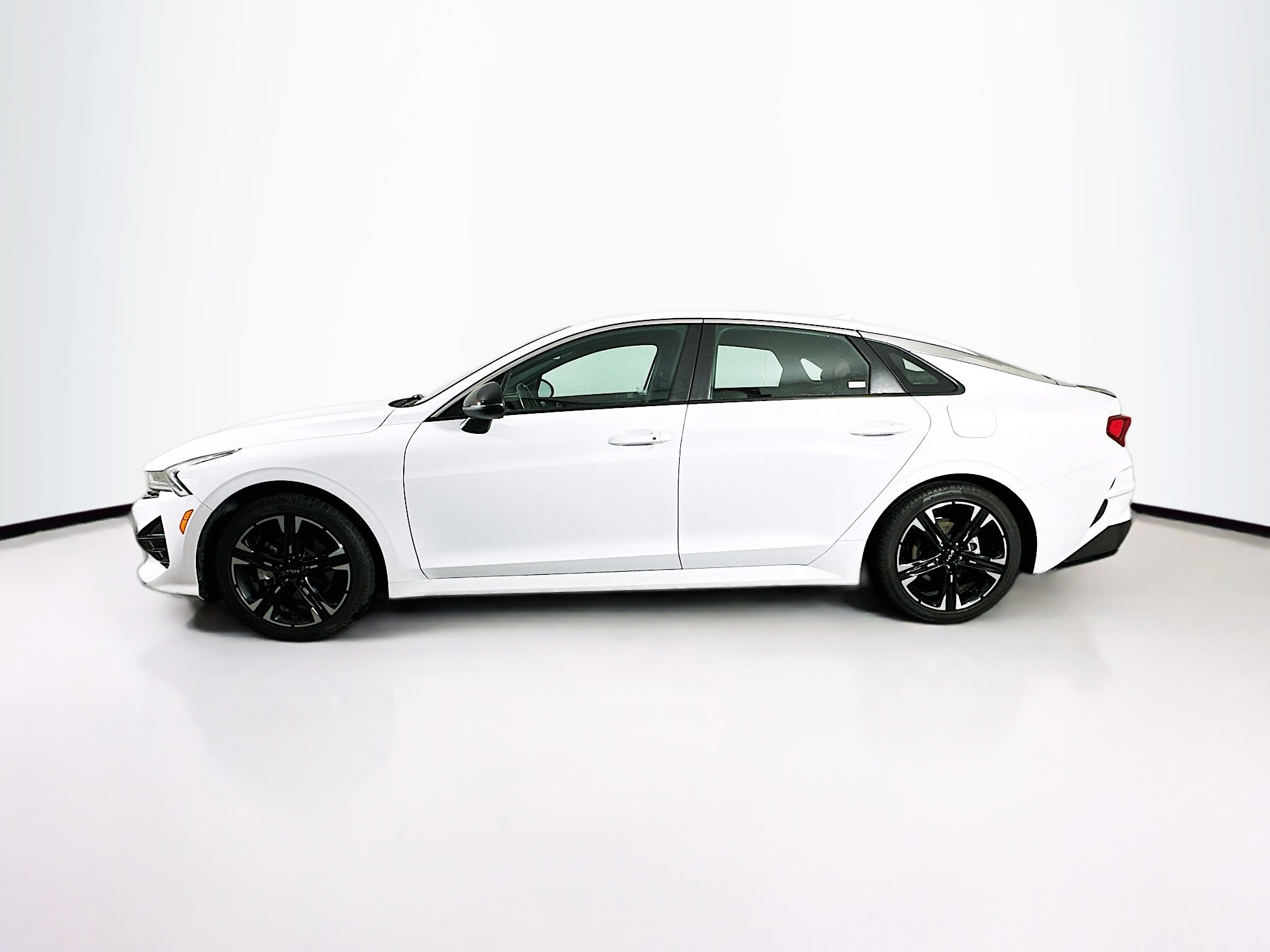 Used 2024 Kia K5 GT-Line w/ GT-Line Premium Package image 4