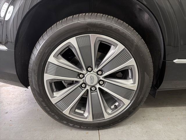 Certified 2026 Cadillac Vistiq Luxury image 11