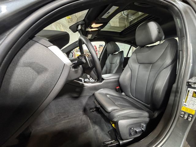 Used 2019 BMW 330i xDrive Sedan w/ Convenience Package image 9