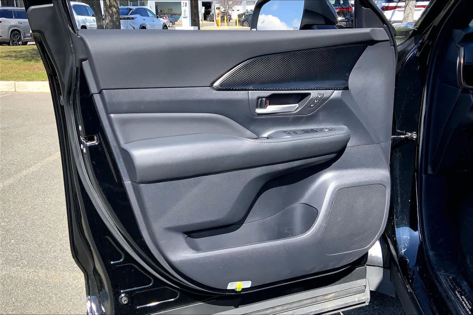Used 2026 Toyota Grand Highlander AWD Hybrid image 22