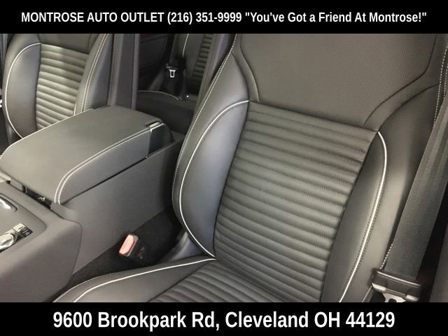 New 2023 Land Rover Discovery HSE R-Dynamic image 20