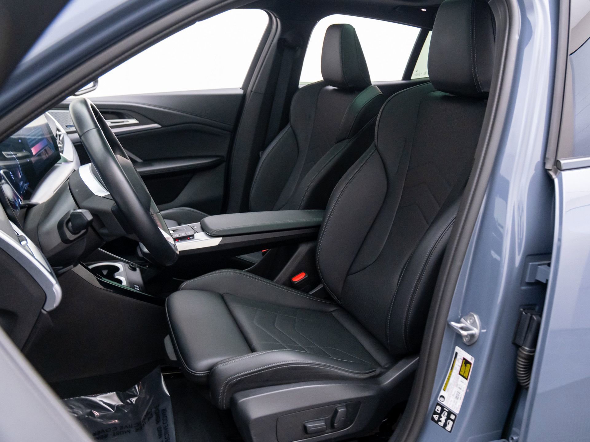 Certified 2025 BMW X2 xDrive28i w/ Premium Package image 15