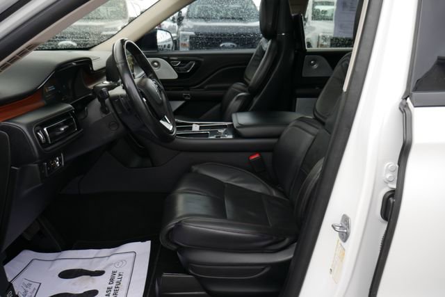 Used 2022 Lincoln Aviator Reserve w/ Equipment Group 201A image 2