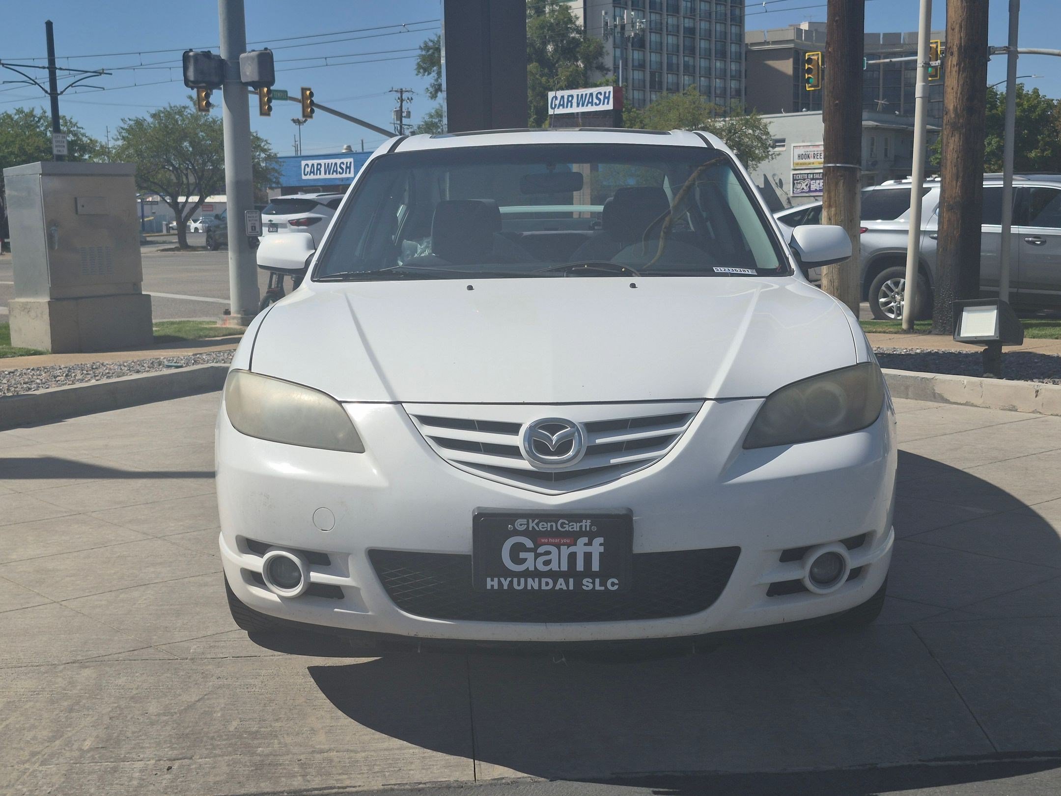Used 2005 MAZDA MAZDA3 s w/ Moonroof & 6-CD Pkg FWD image 11