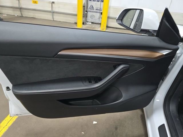 Used 2023 Tesla Model 3 Standard Range image 18
