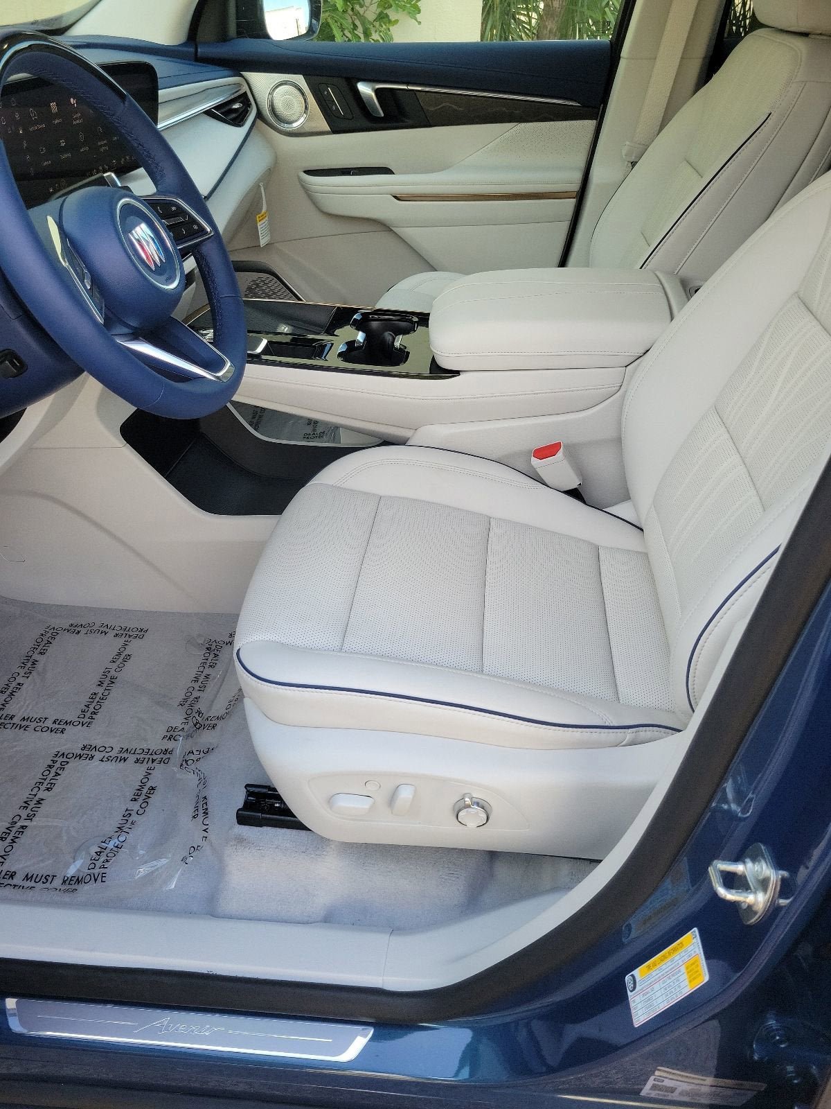 New 2026 Buick Enclave Avenir w/ Super Cruise Package FWD image 9