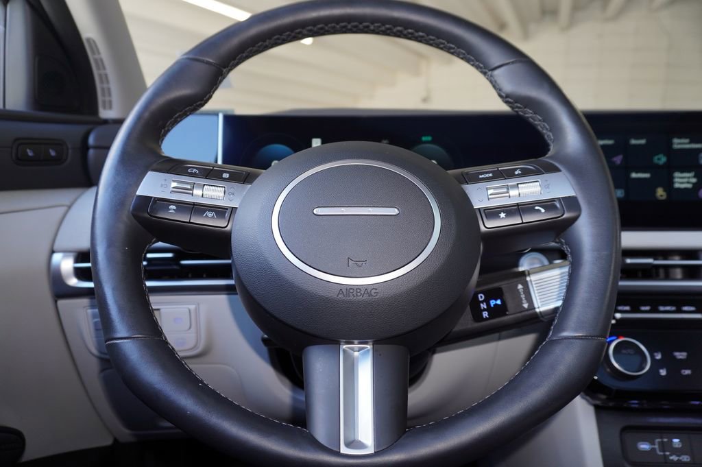 Used 2025 Hyundai Tucson Limited image 24