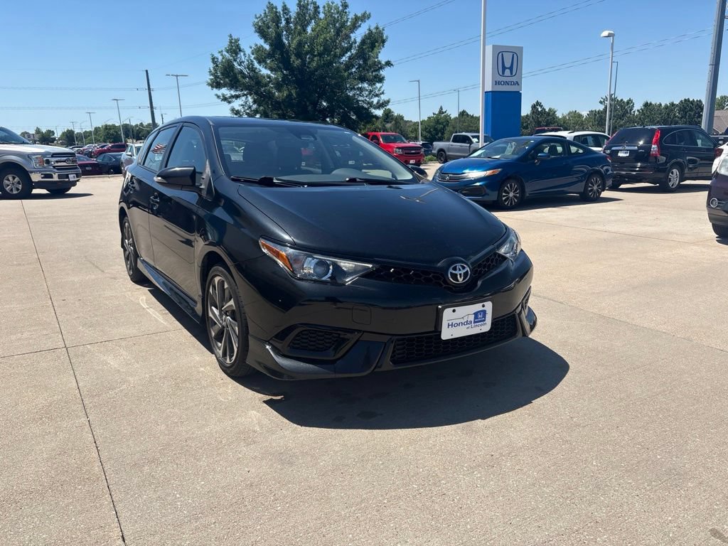 Used 2017 Toyota Corolla iM w/ Carpet Mat Package FWD image 3
