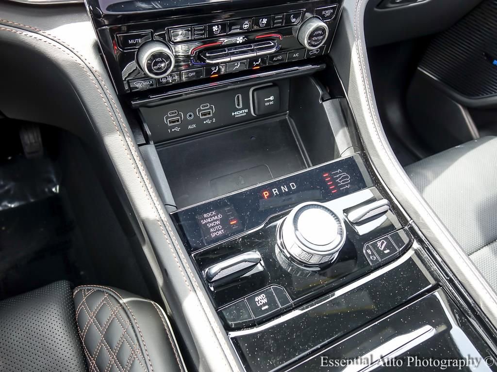 Used 2025 Jeep Grand Cherokee L Summit image 24