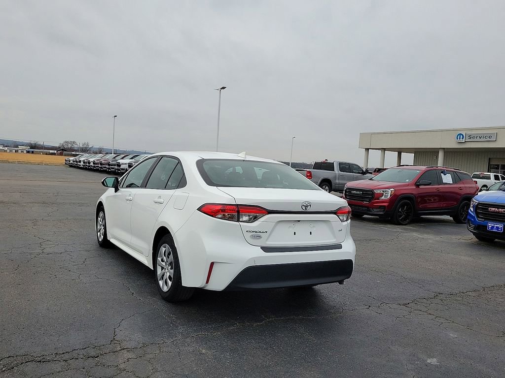 Used 2024 Toyota Corolla LE FWD image 4