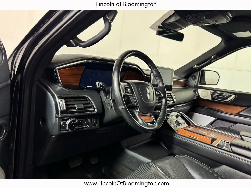 Used 2019 Lincoln Navigator L Reserve image 32