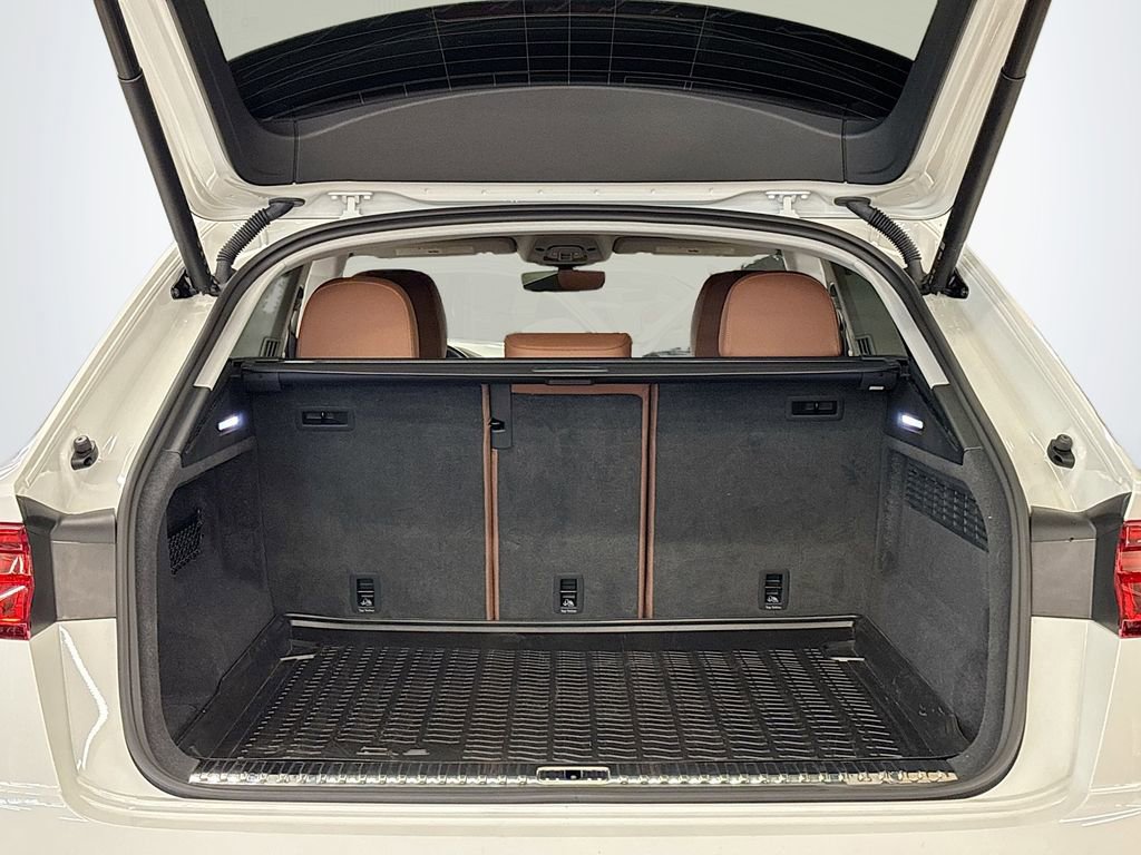 Certified 2022 Audi Q8 Premium Plus image 22