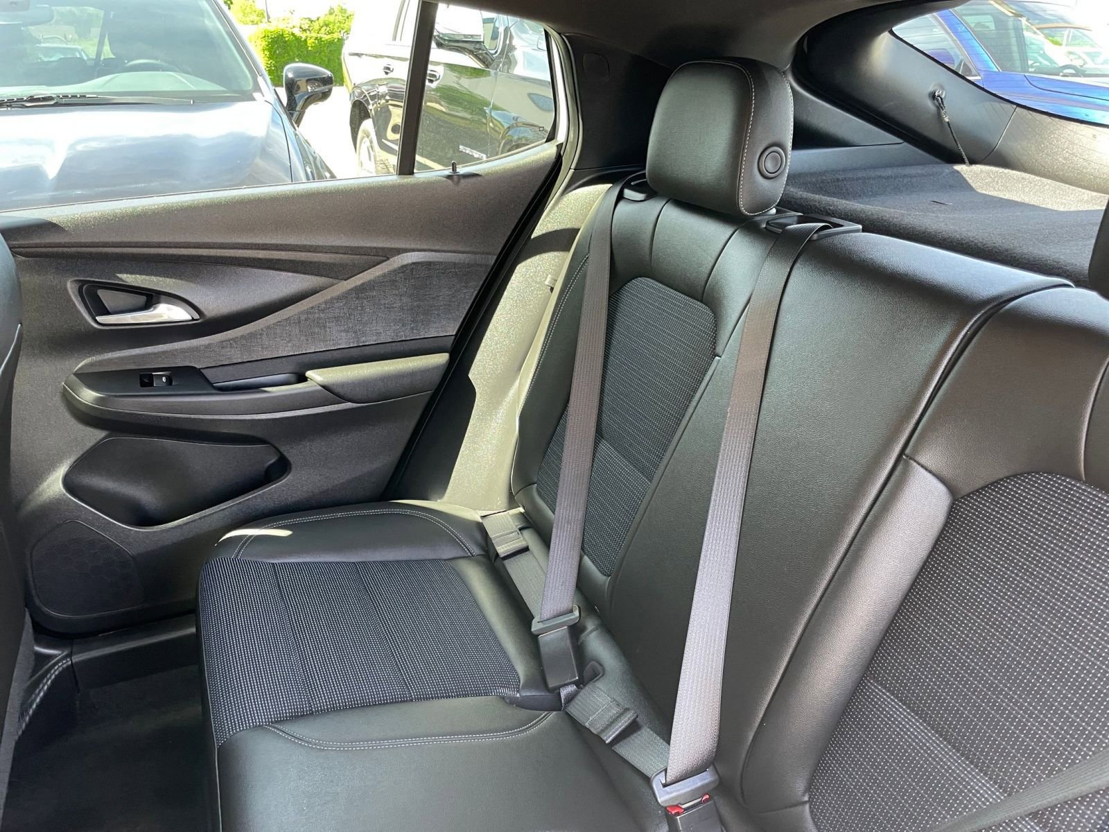 Used 2025 Buick Envista Preferred image 39