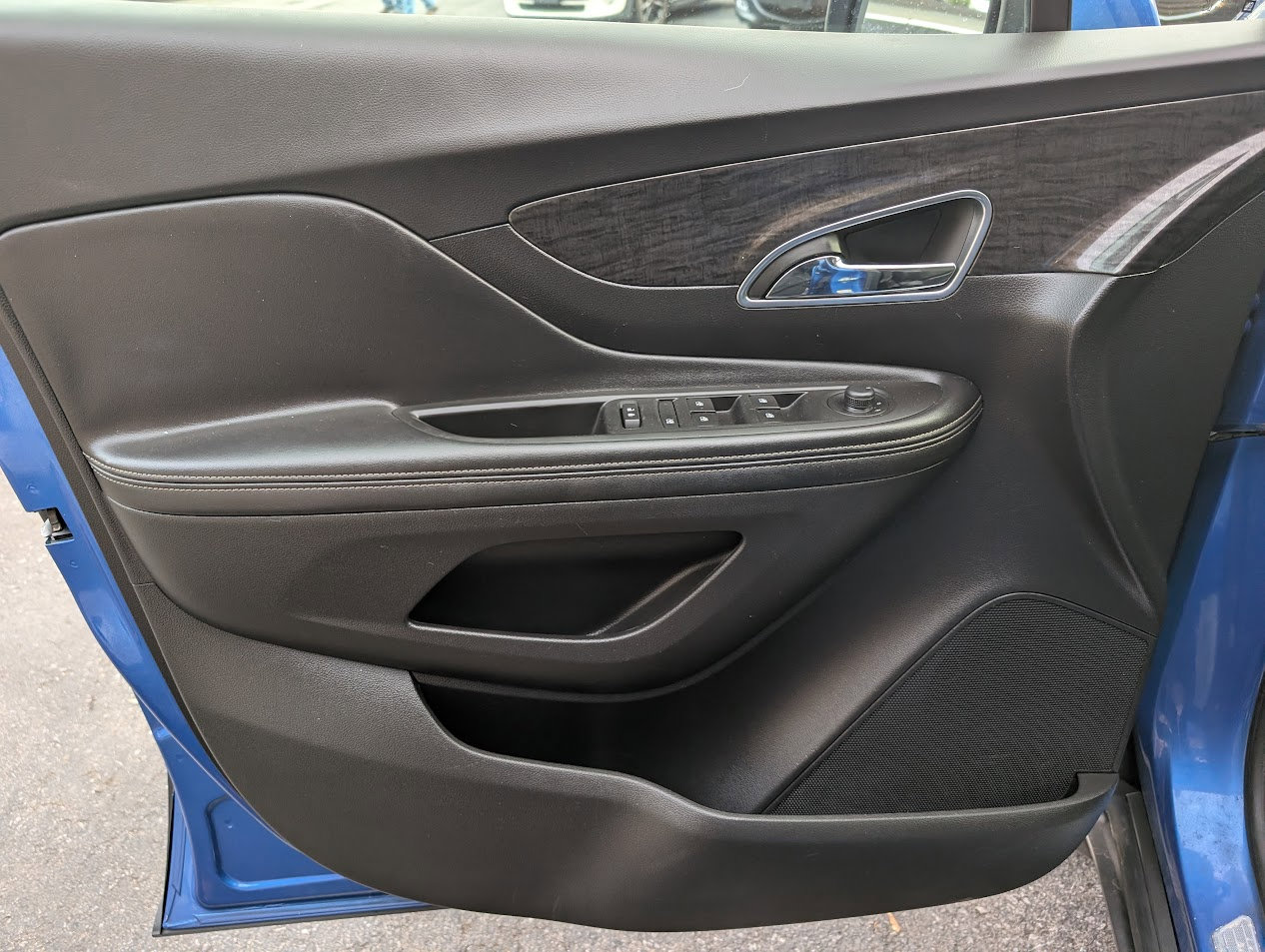 Used 2016 Buick Encore Sport Touring image 38