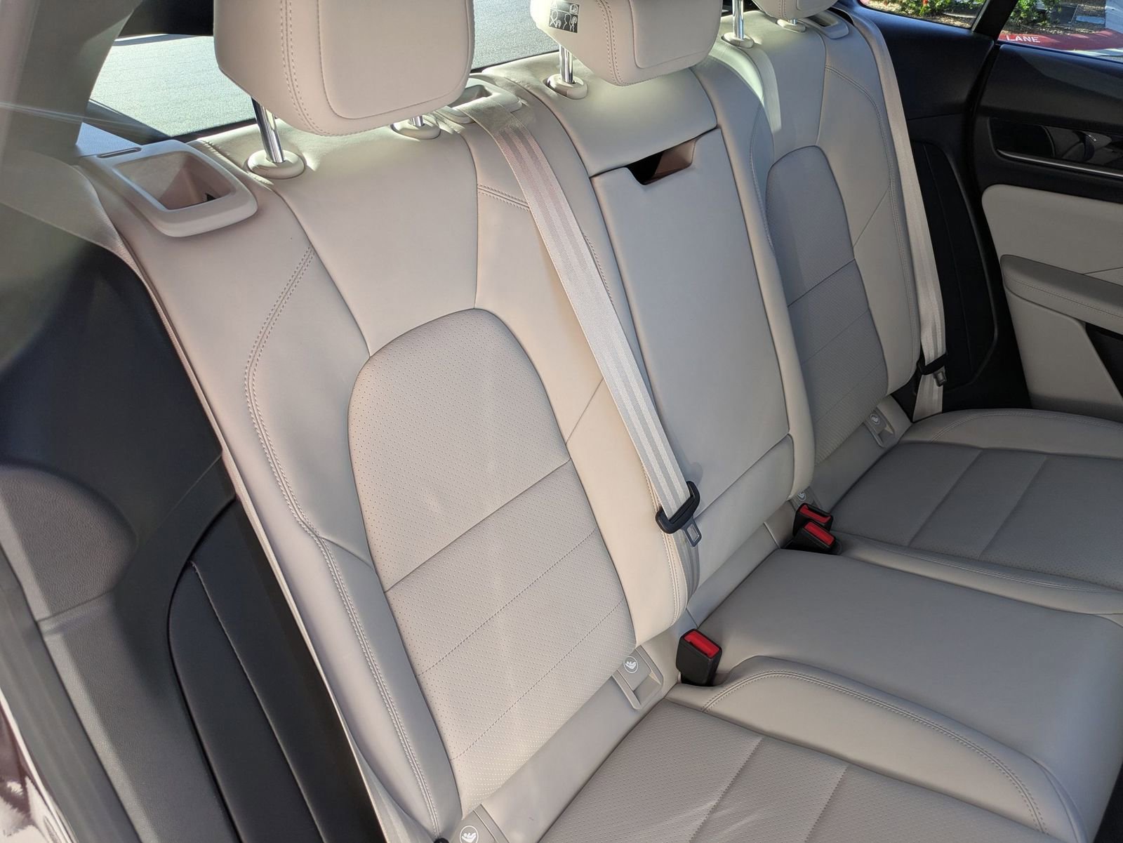 Certified 2025 Porsche Macan 4S Electric image 27