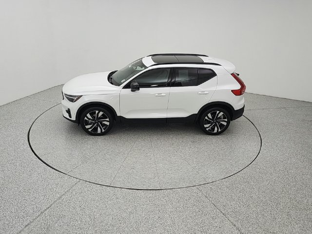 Certified 2025 Volvo XC40 B5 Ultra AWD/4WD image 20