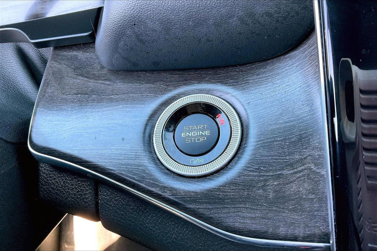 Certified 2023 Jeep Grand Cherokee Overland w/ Luxury Tech Group IV image 29