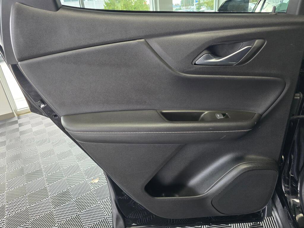 Used 2025 Chevrolet Blazer LT image 38