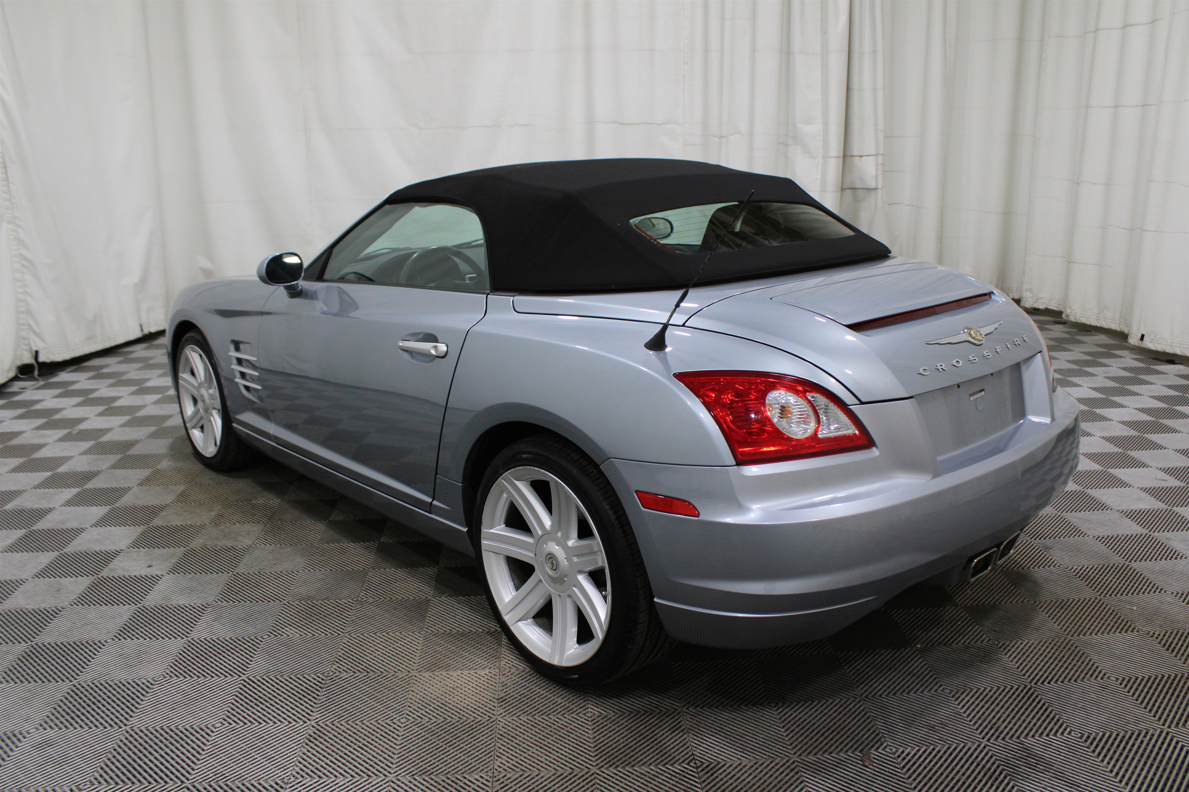 Used 2005 Chrysler Crossfire Limited image 23