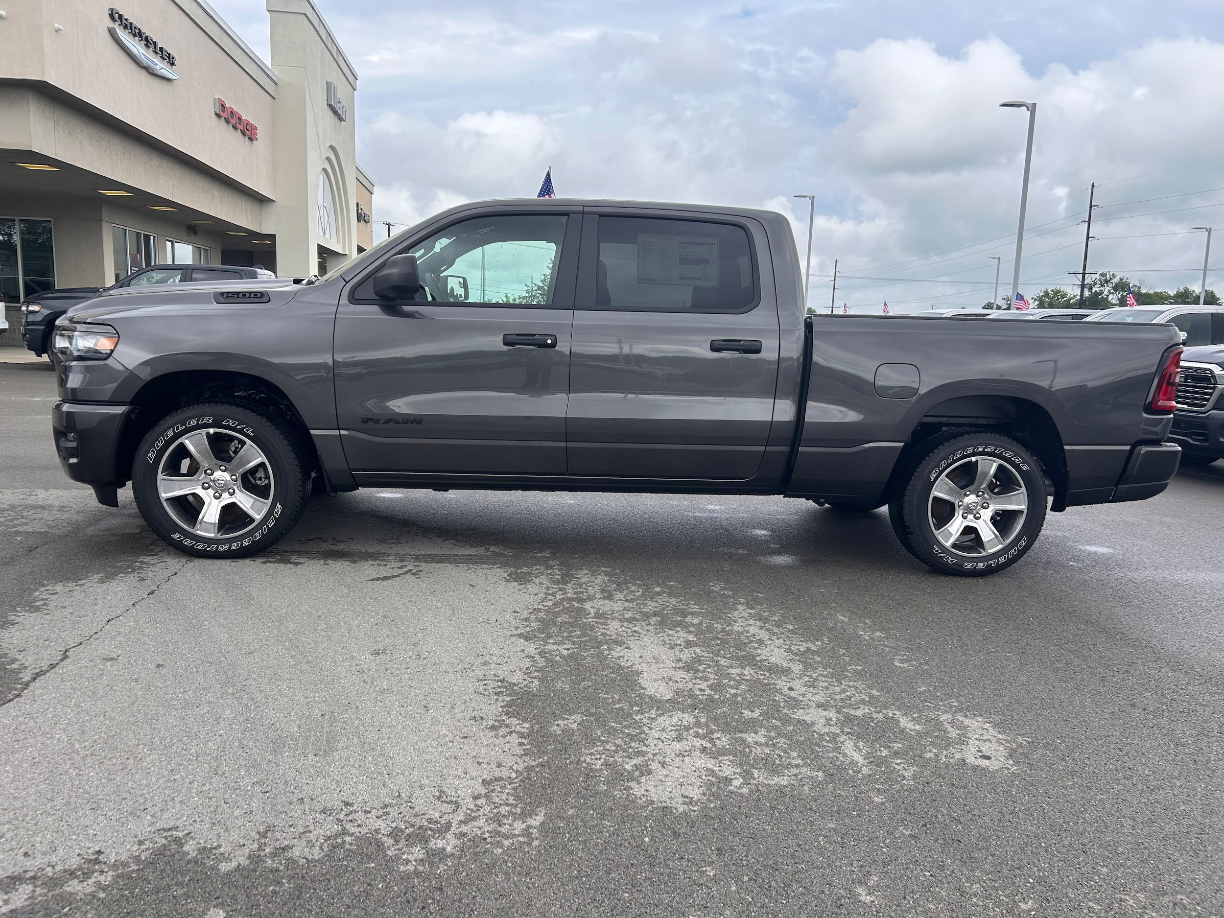 New 2026 RAM 1500 Express AWD/4WD image 6