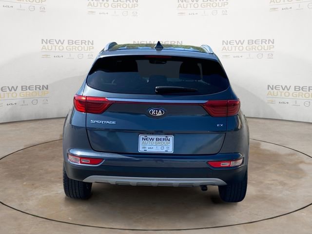 Used 2019 Kia Sportage EX w/ EX Sport Appearance Package image 4