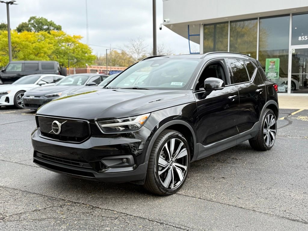 Used 2021 Volvo XC40 P8 Recharge w/ Advanced Package image 3