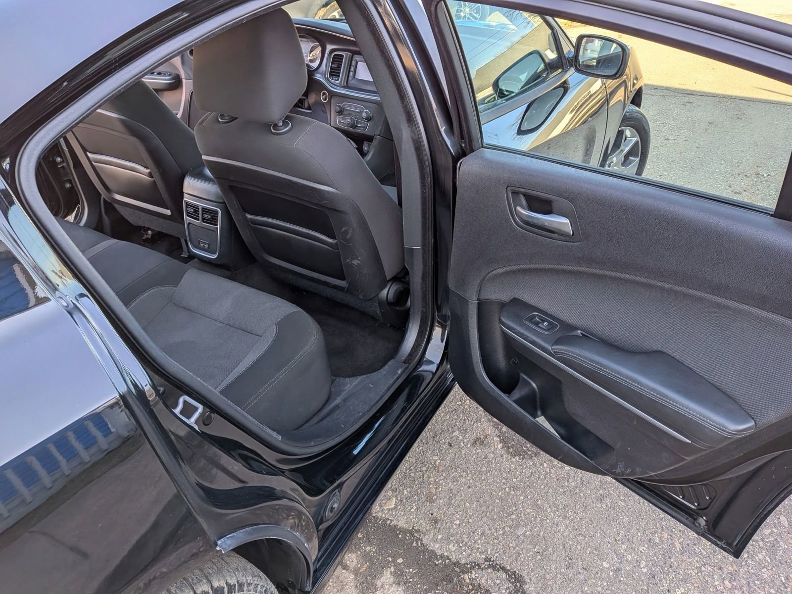 Used 2015 Dodge Charger SE image 24