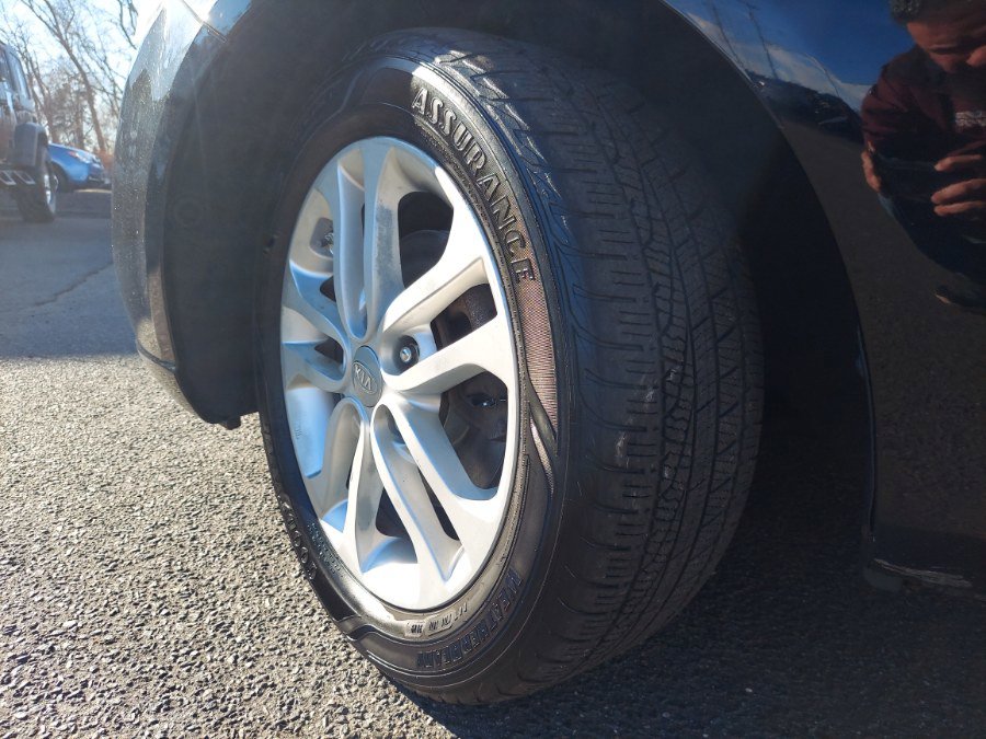 Used 2012 Kia Forte EX image 17