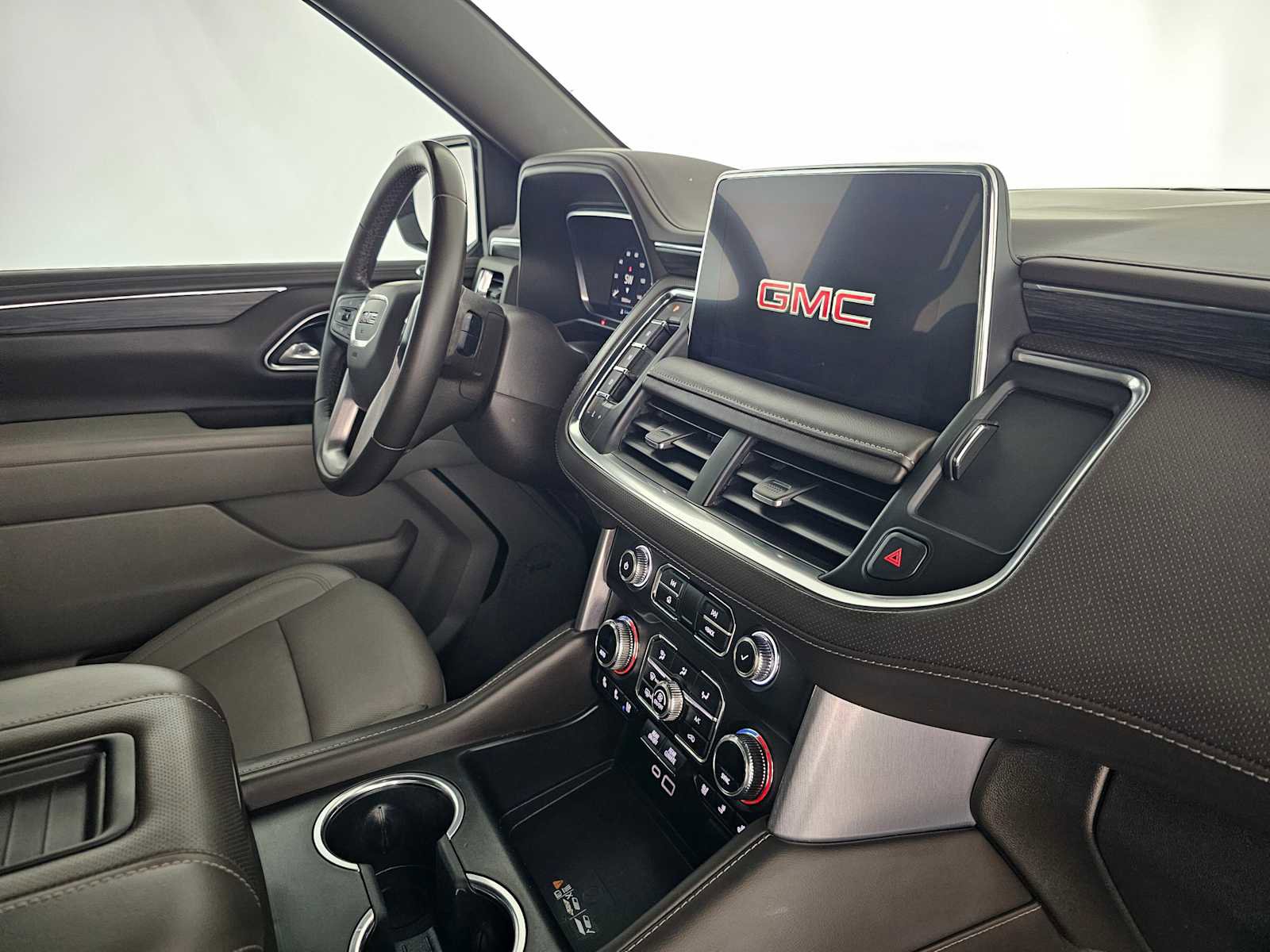 Used 2023 GMC Yukon SLT image 11