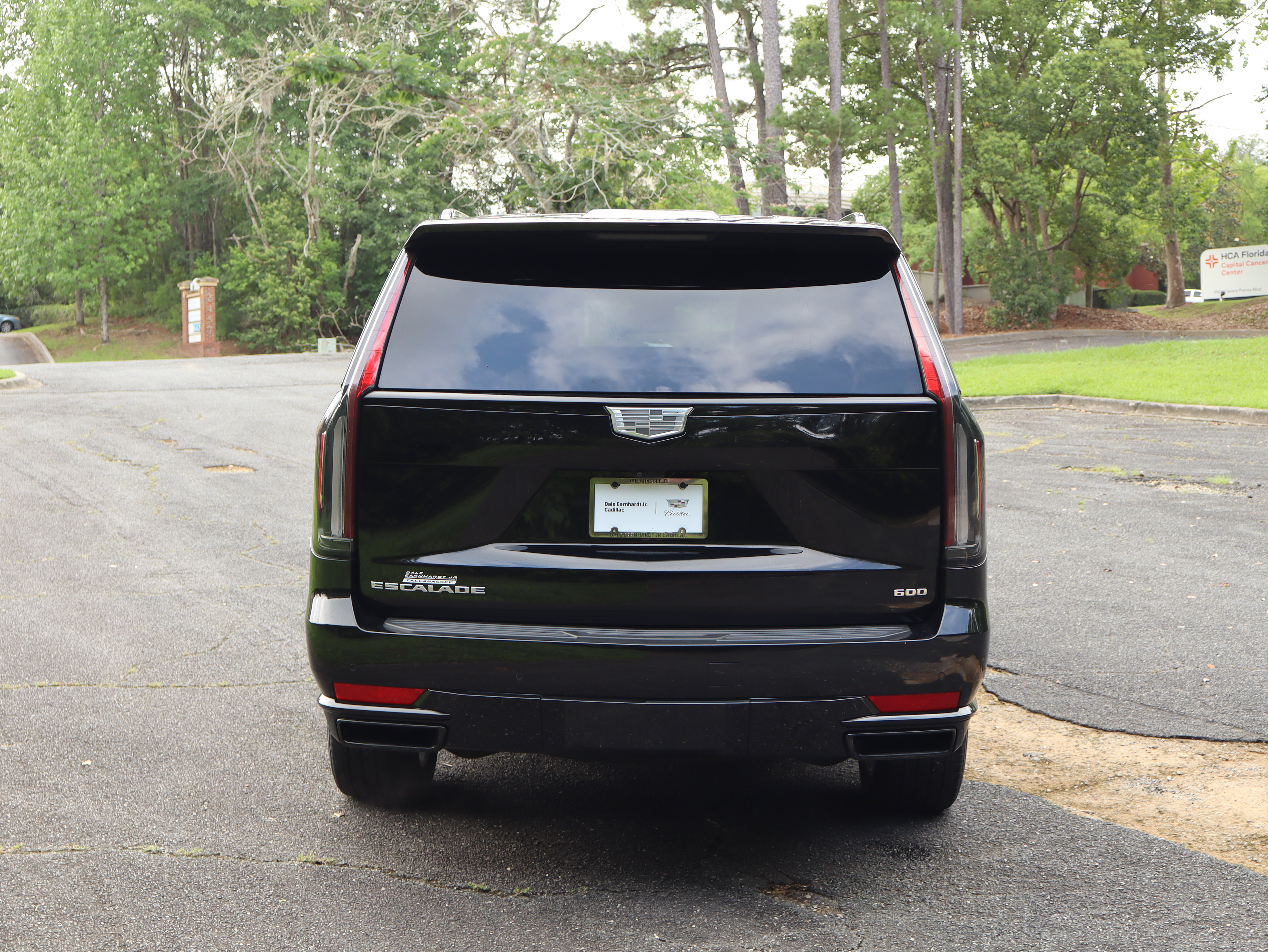 Used 2024 Cadillac Escalade ESV Sport AWD/4WD image 6