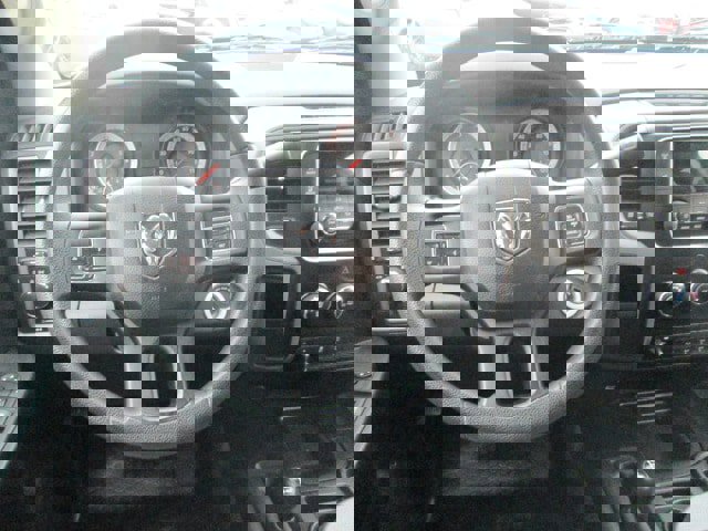 Used 2014 RAM 3500 Tradesman image 19