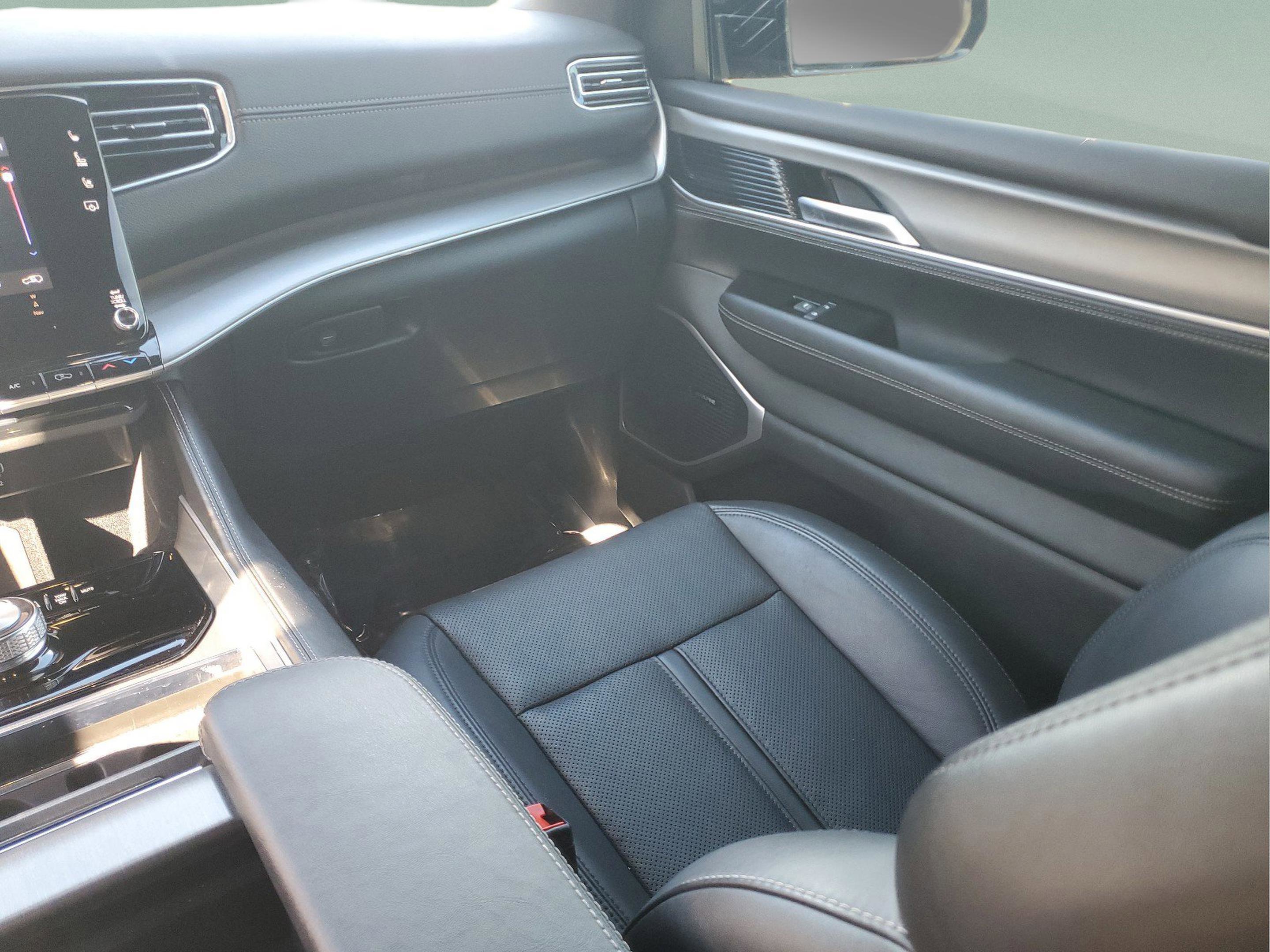 Certified 2025 Jeep Wagoneer Series II image 13