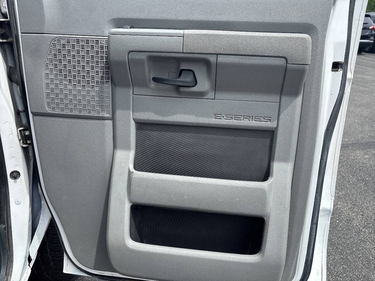 Used 2011 Ford E-250 and Econoline 250 w/ PWR Group RWD image 21