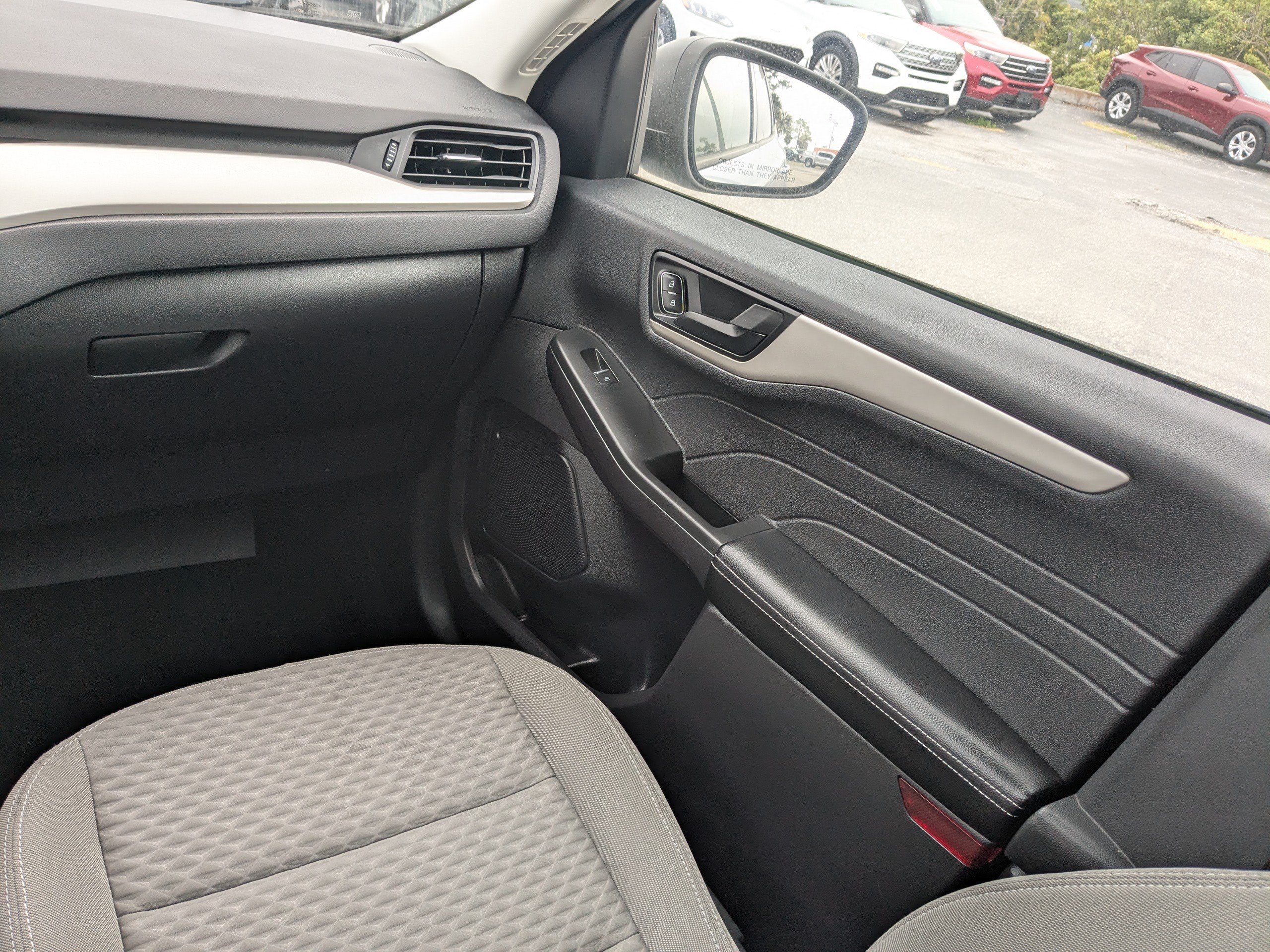 Used 2022 Ford Escape SE FWD image 20