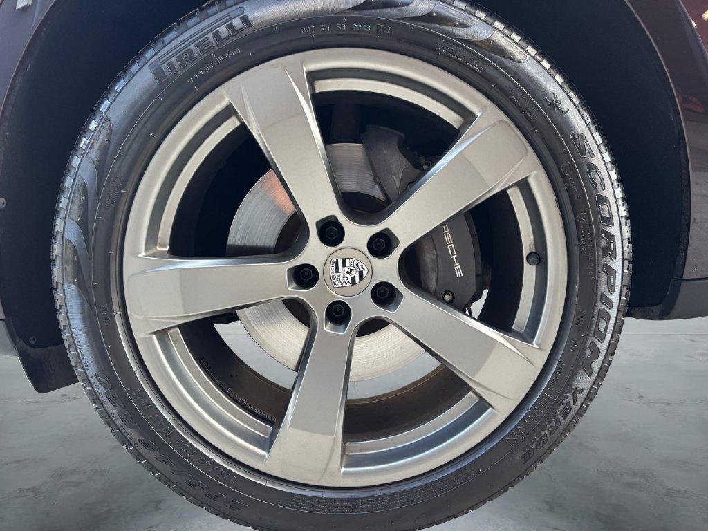 Used 2023 Porsche Macan AWD/4WD image 14