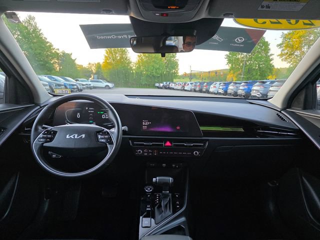 Certified 2023 Kia Niro EX FWD image 18