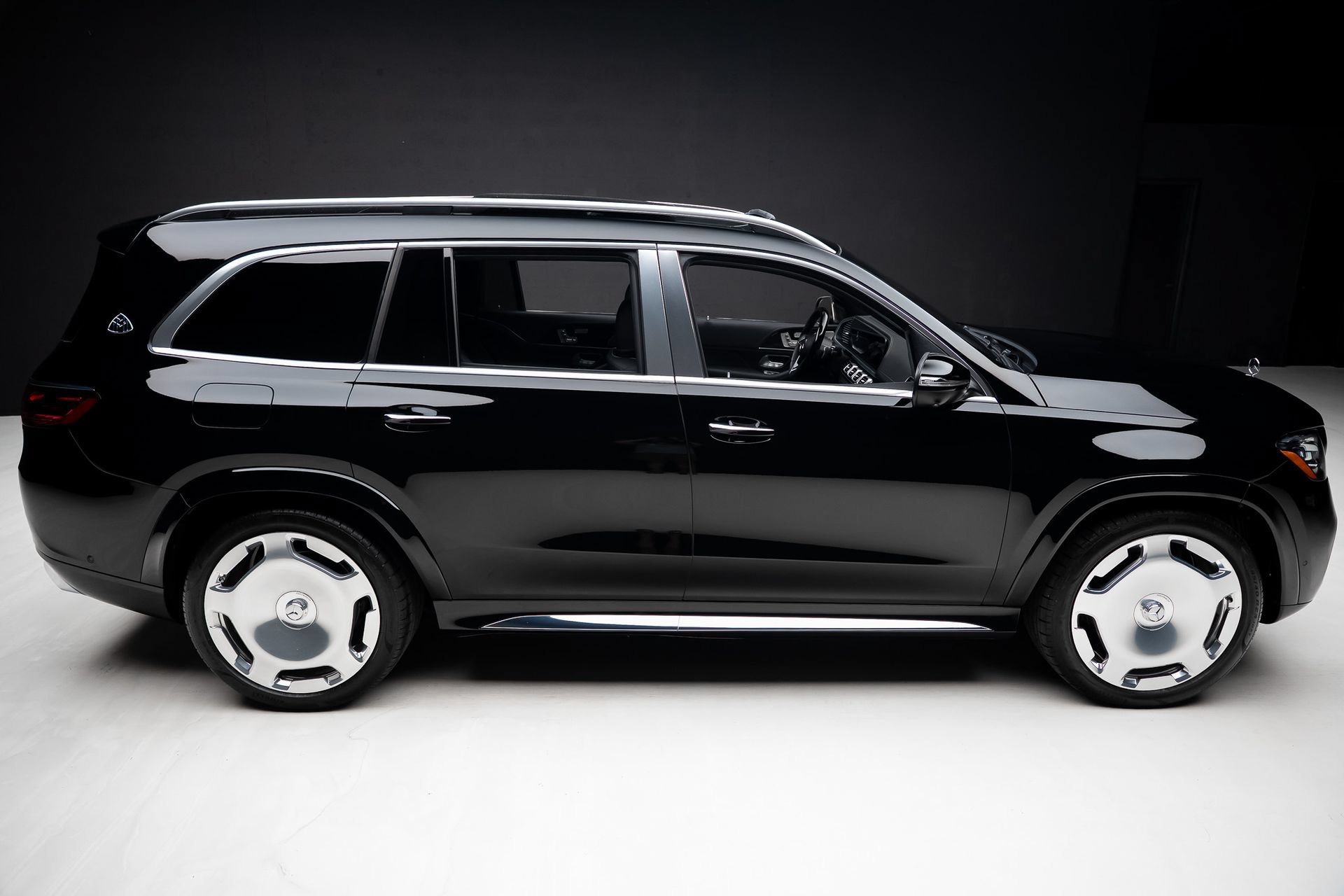 Used 2024 Mercedes-Benz Maybach GLS 600 4MATIC image 37