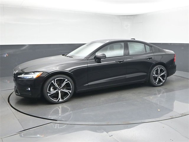 Used 2024 Volvo S60 B5 Plus image 4