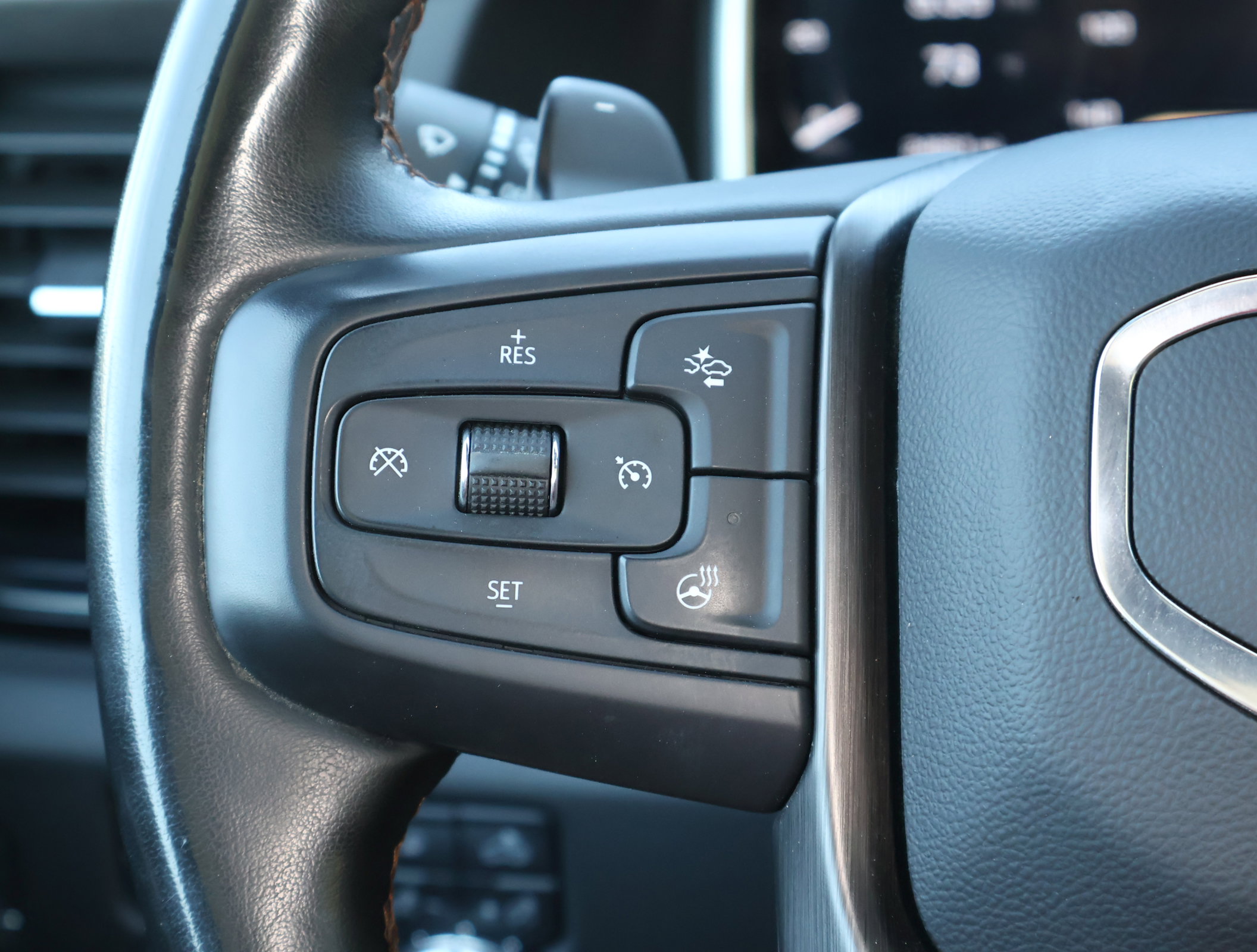 Used 2024 GMC Sierra 1500 AT4 w/ Technology Package image 18