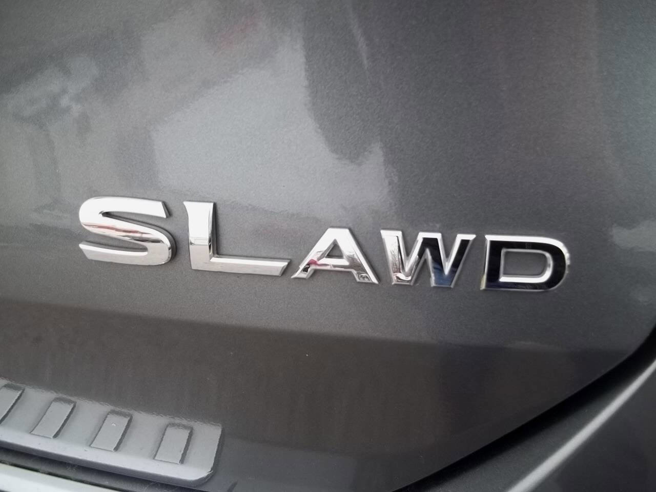 Used 2015 Nissan Rogue SL w/ SL Premium Package AWD/4WD image 32