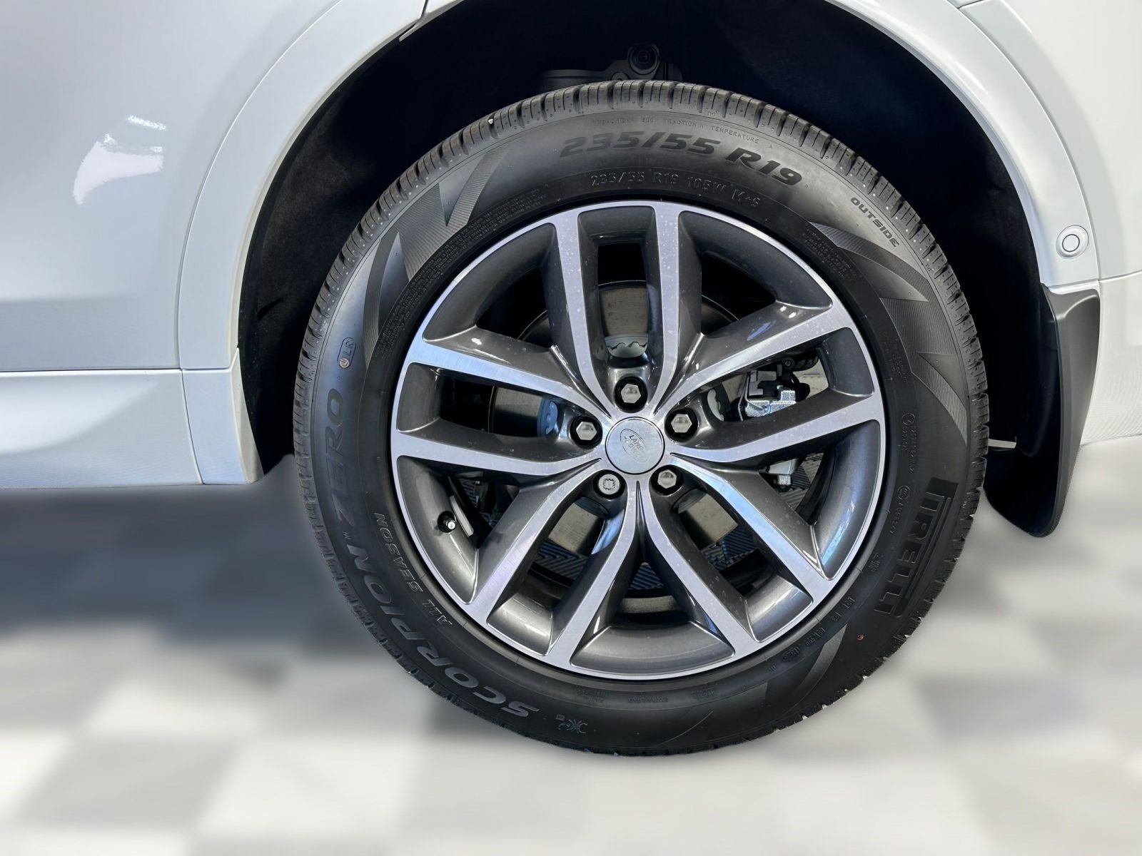 Used 2025 Land Rover Discovery Sport S image 11