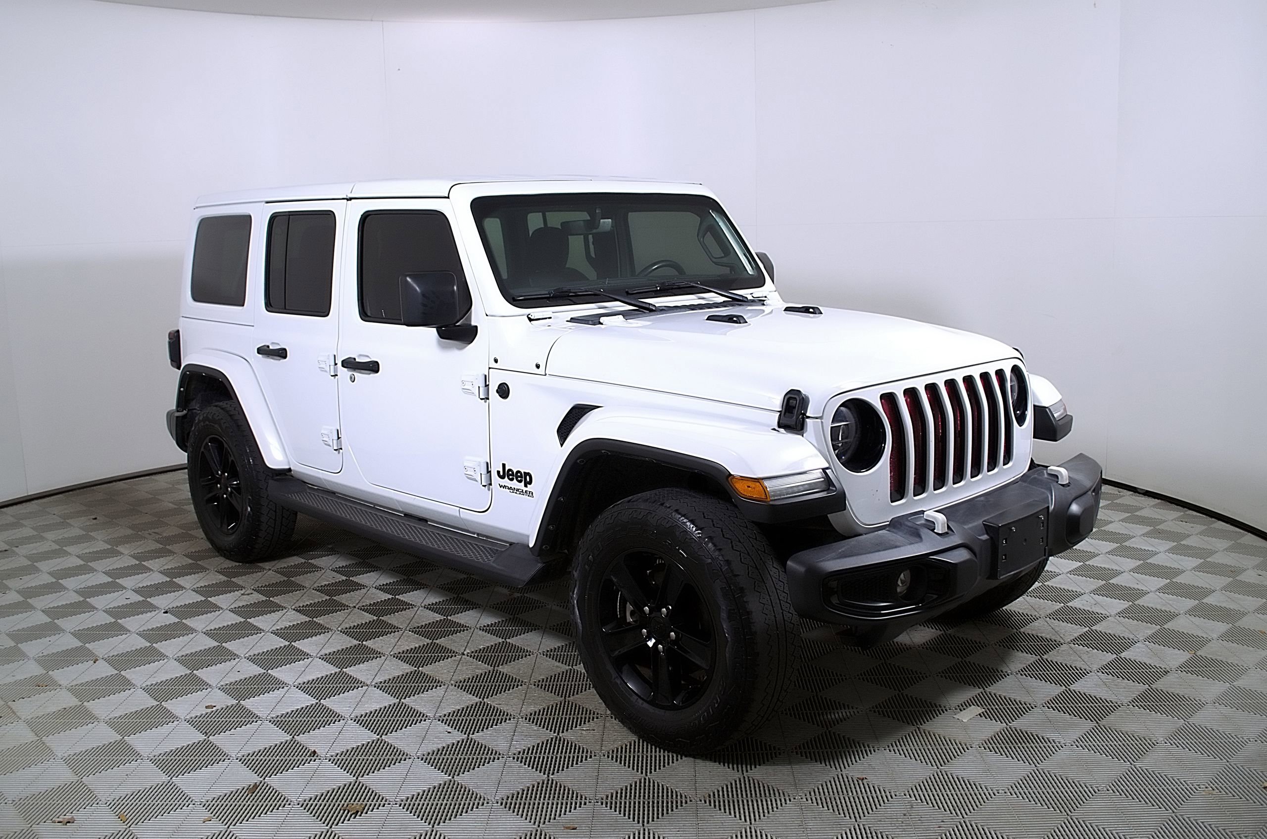 Used 2021 Jeep Wrangler Unlimited Sahara AWD/4WD image 6
