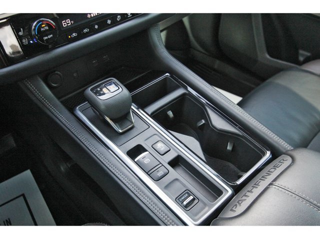 Used 2022 Nissan Pathfinder Platinum w/ Cargo Package FWD image 18