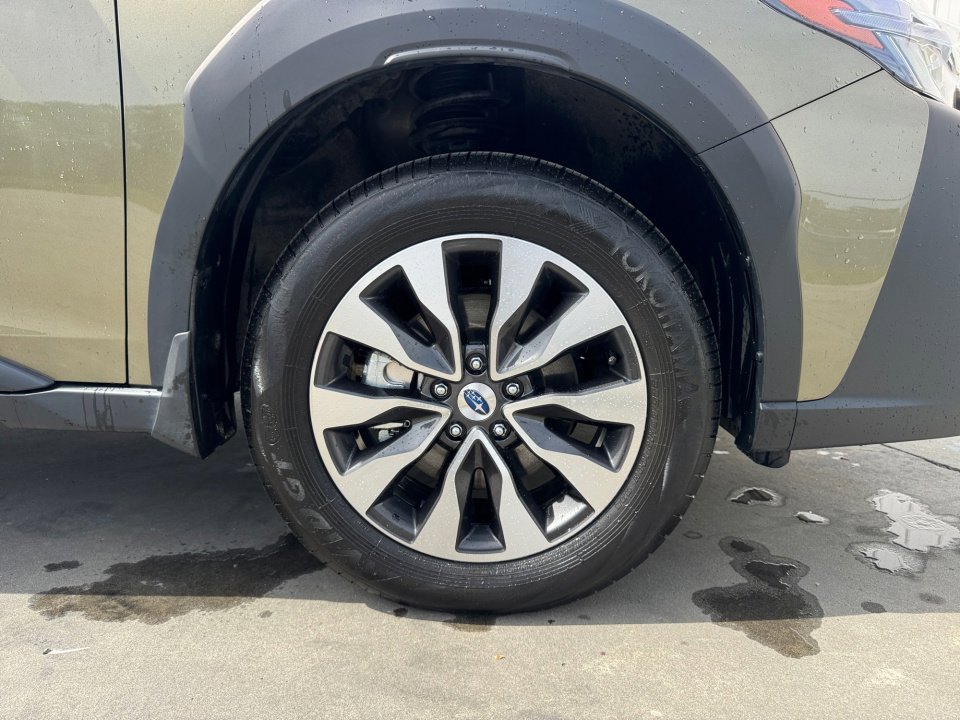 Used 2025 Subaru Outback Limited image 29