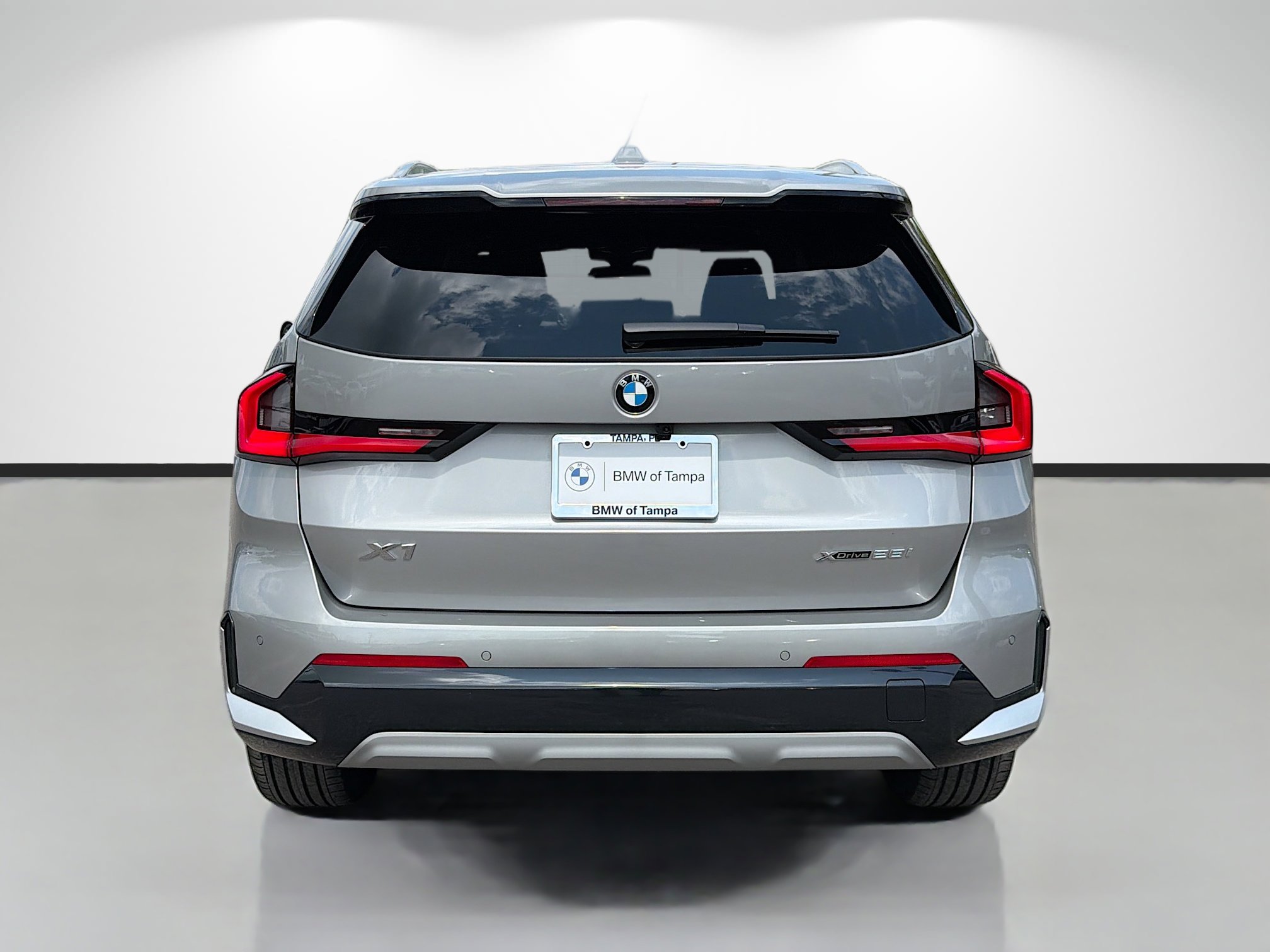 Used 2026 BMW X1 xDrive28i image 4