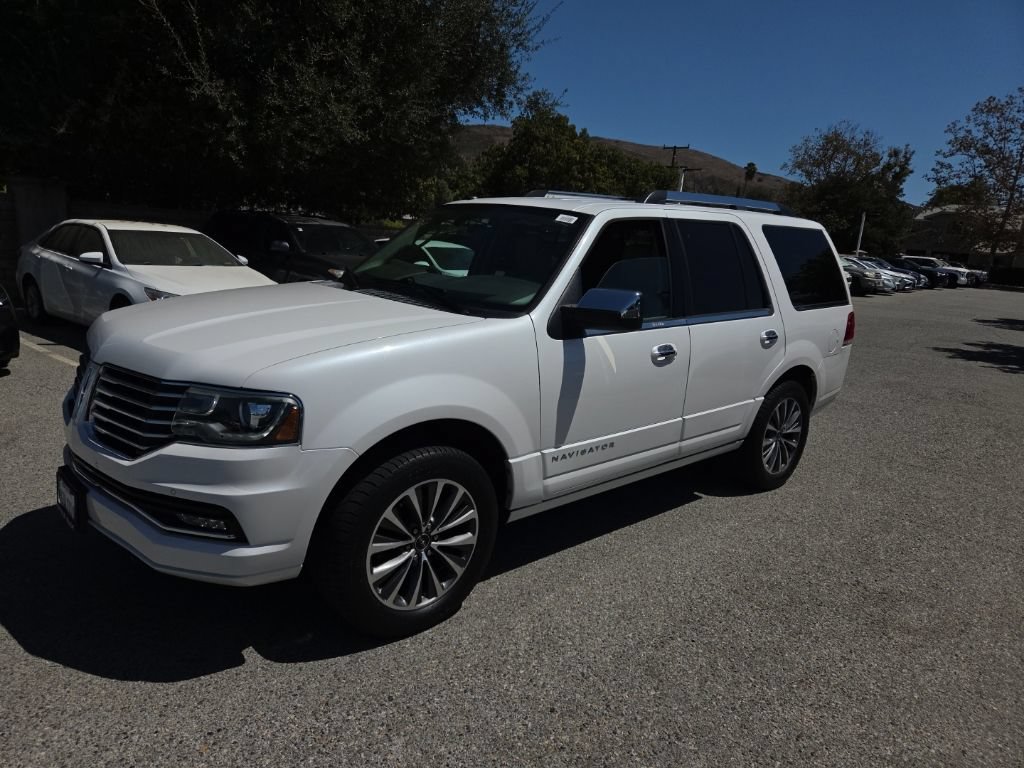 Used 2015 Lincoln Navigator 2WD image 1