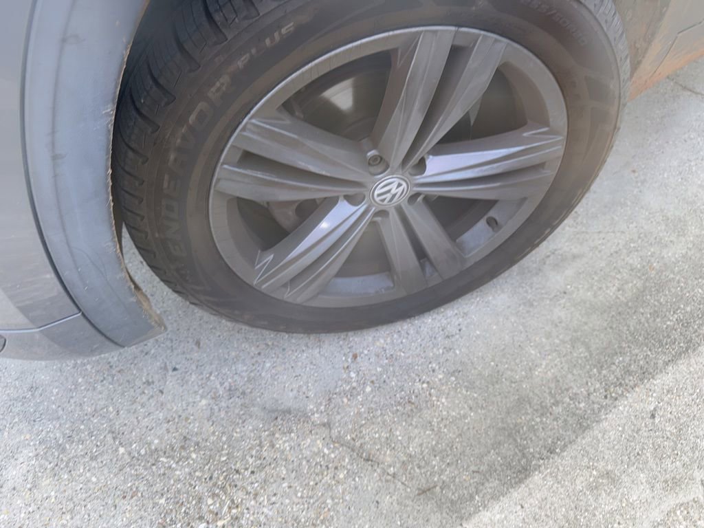 Used 2019 Volkswagen Atlas SE w/ Towing Package FWD image 2